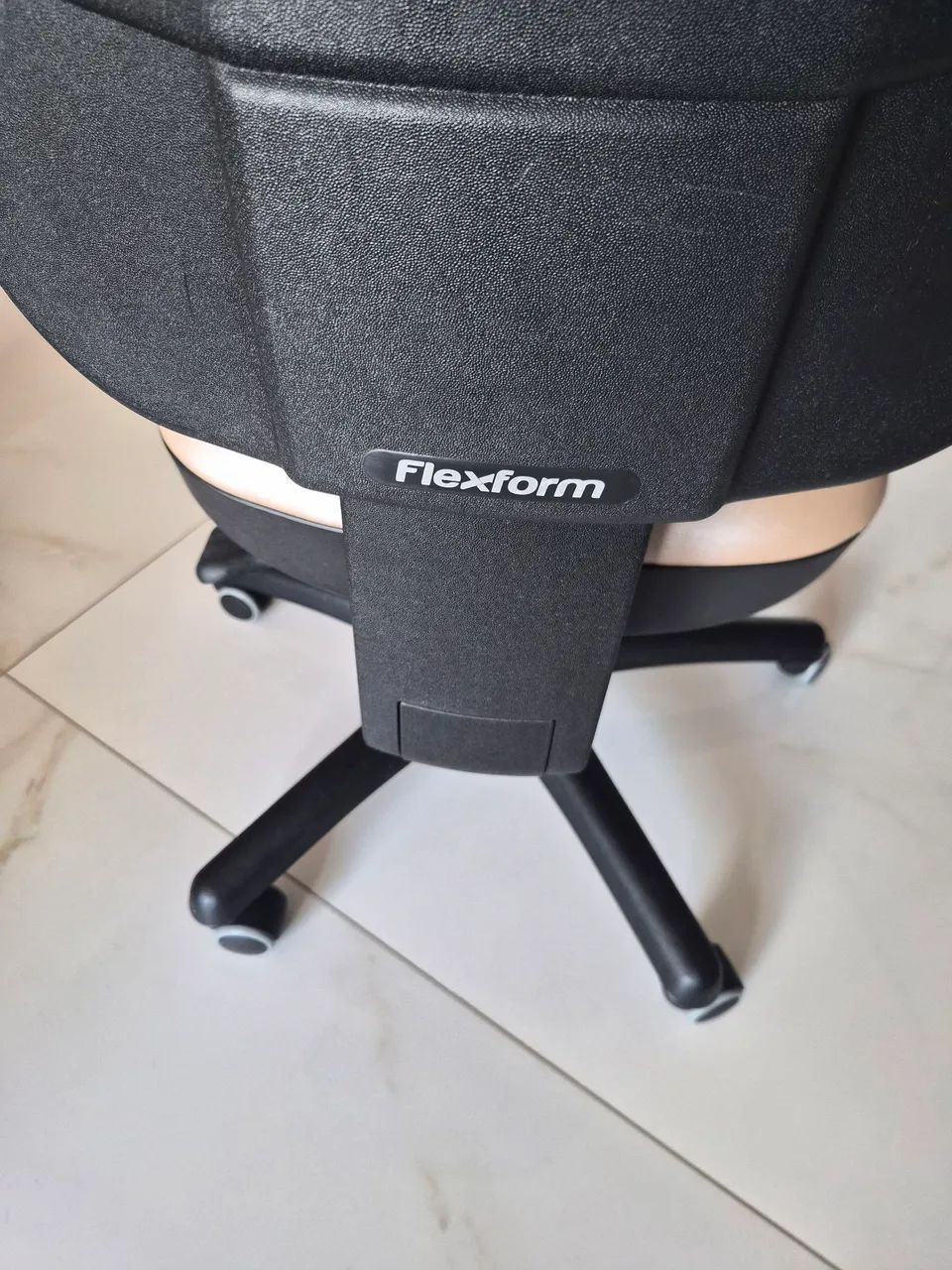 Cadeira Flexform Plus semi nova  - Foto 6
