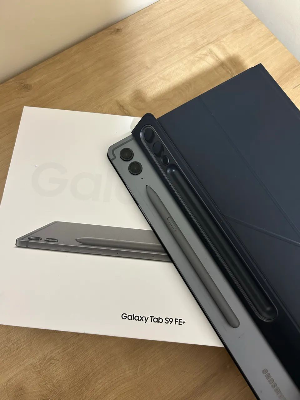 Galaxy Tab Samsung S9 FE+ 128GB 8GB de RAM- semi novo - Tablets e