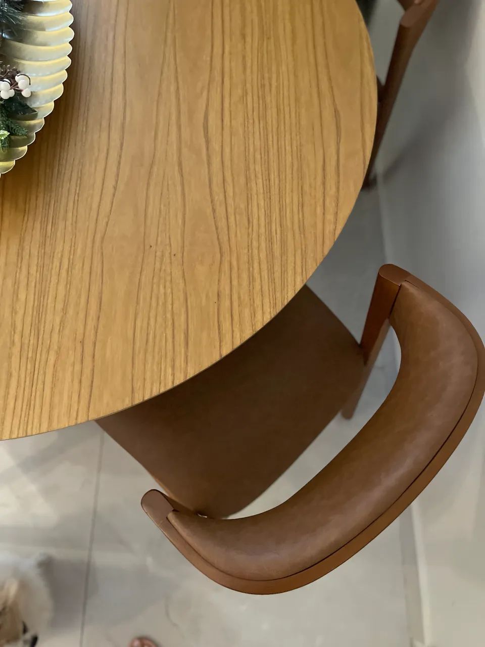 Mesa de madeira e cadeiras em Corino - Foto 4