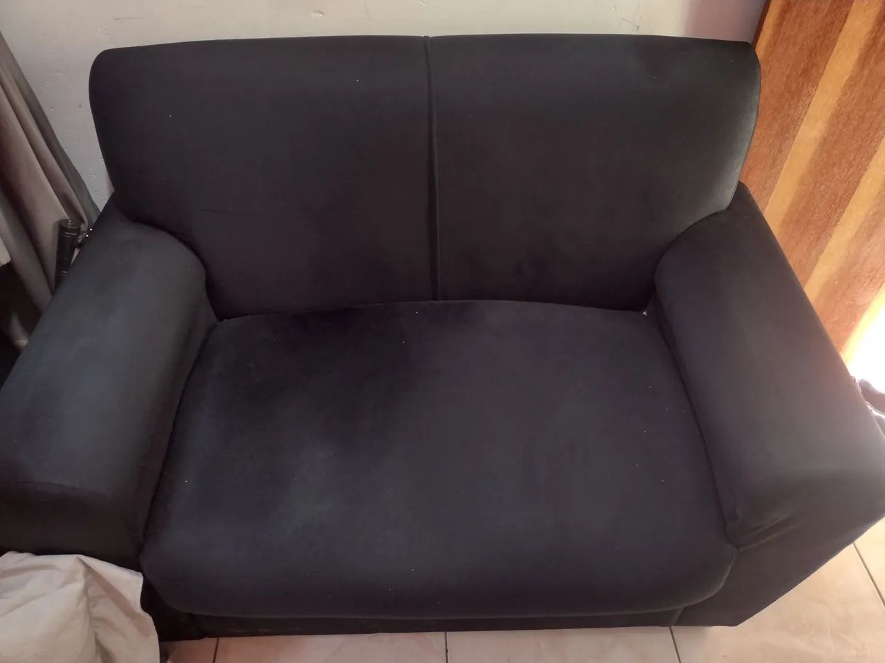 Vendo um sofá semi usado em ótimas condicoes.