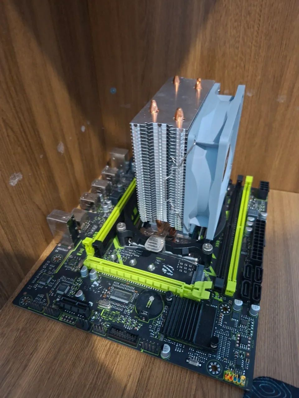 Placa mae junto de processador e coller rgb - Foto 2