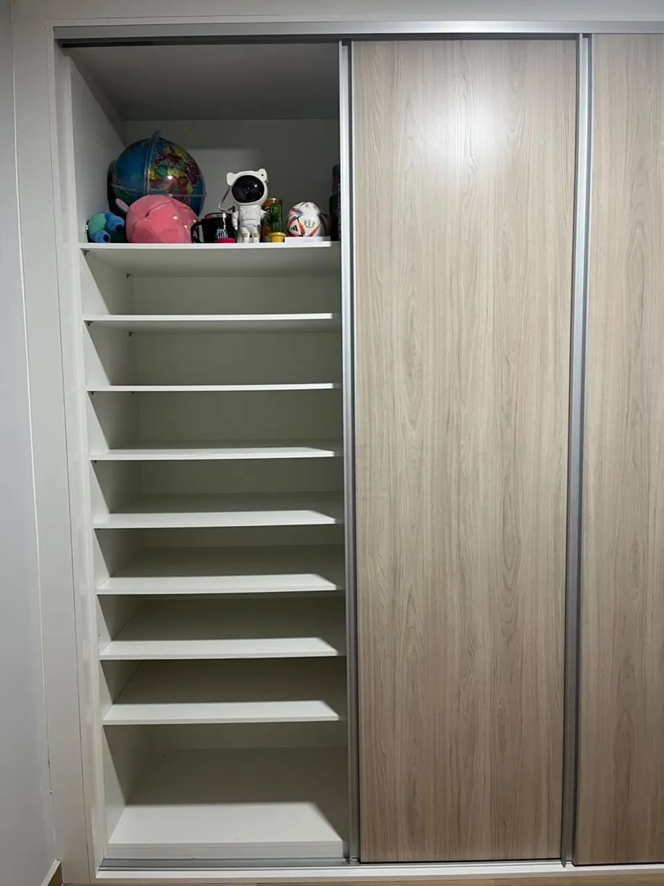 Guarda roupa planejado em perfeito estado - Foto 2