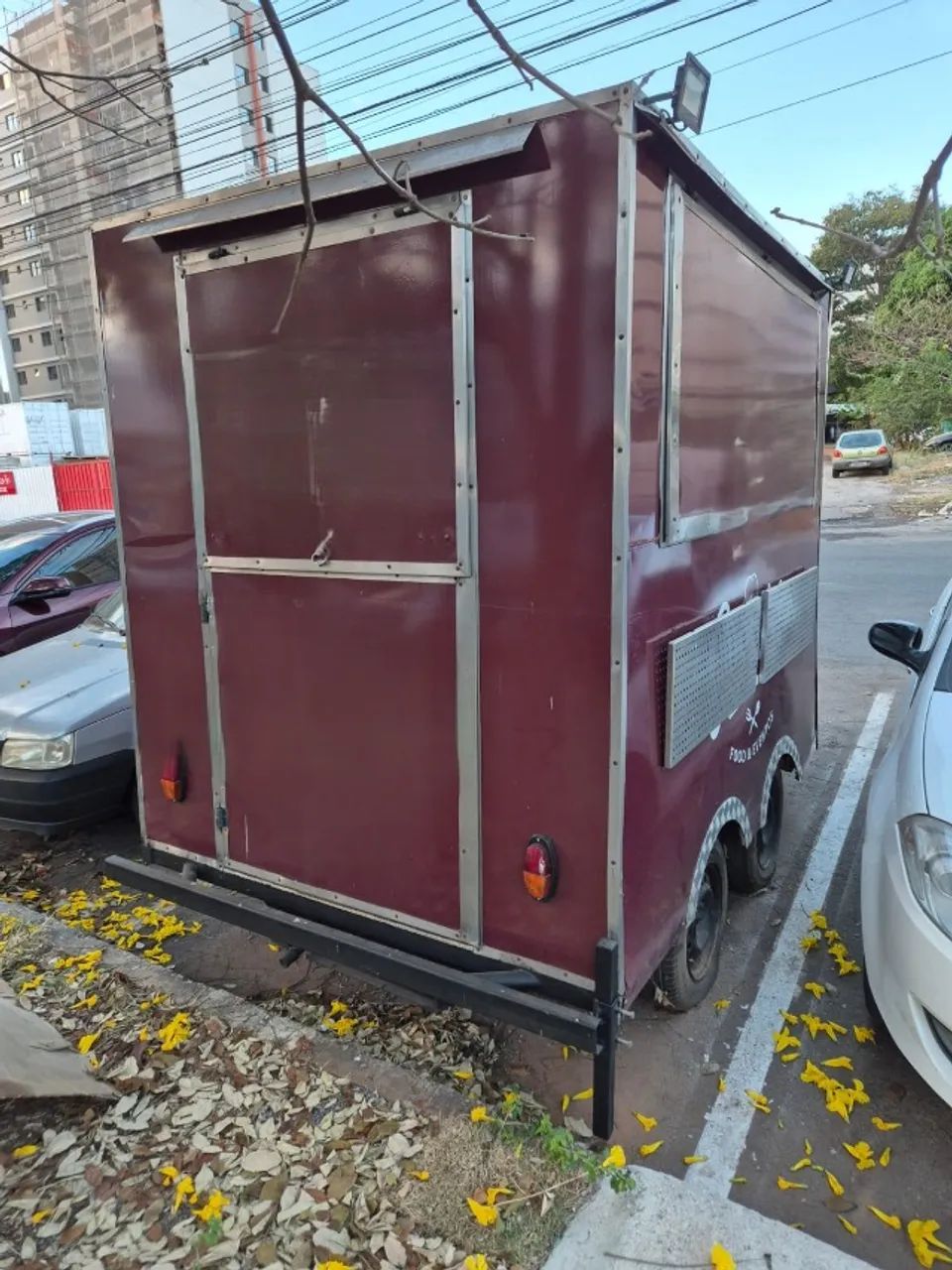 Trailer Reformado à Venda - Pronto para Uso Profissional