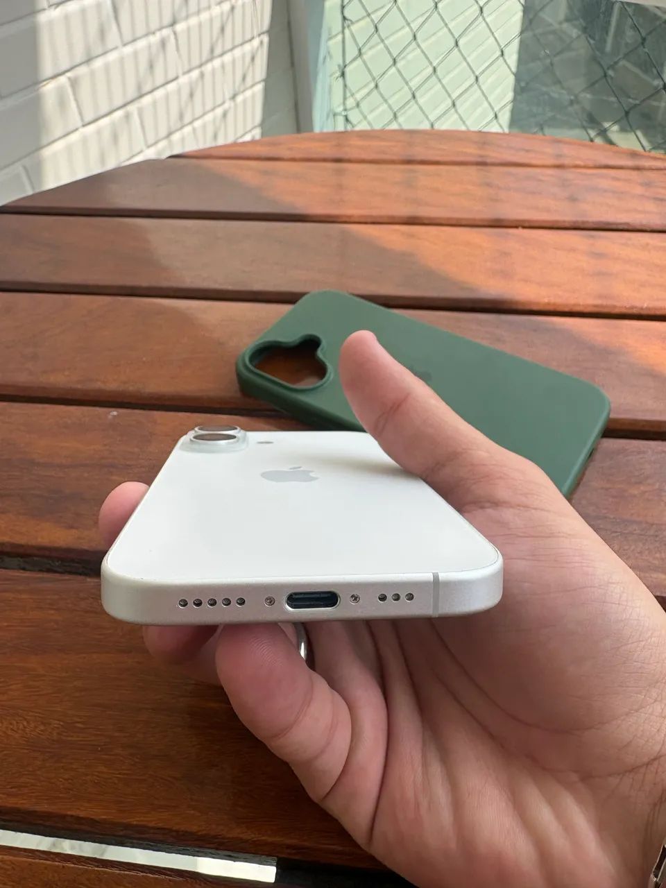 IPHONE 16 BRANCO (128GB) SEMI NOVO - IMPECÁVEL - Foto 4