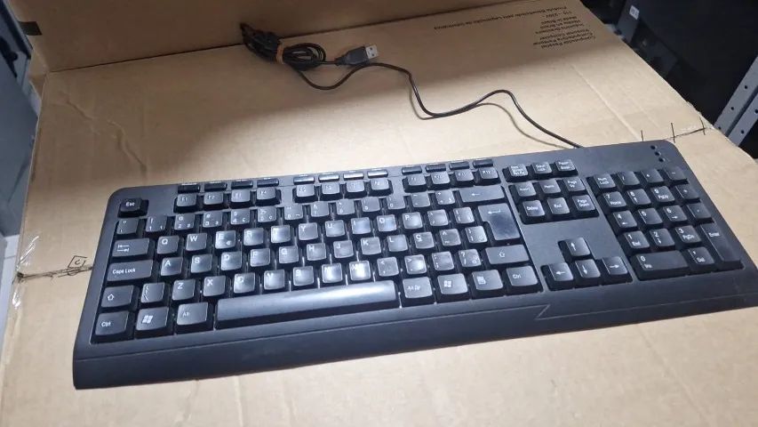 Teclados USB usados Logitech Genius Multilaser e outros - Foto 5