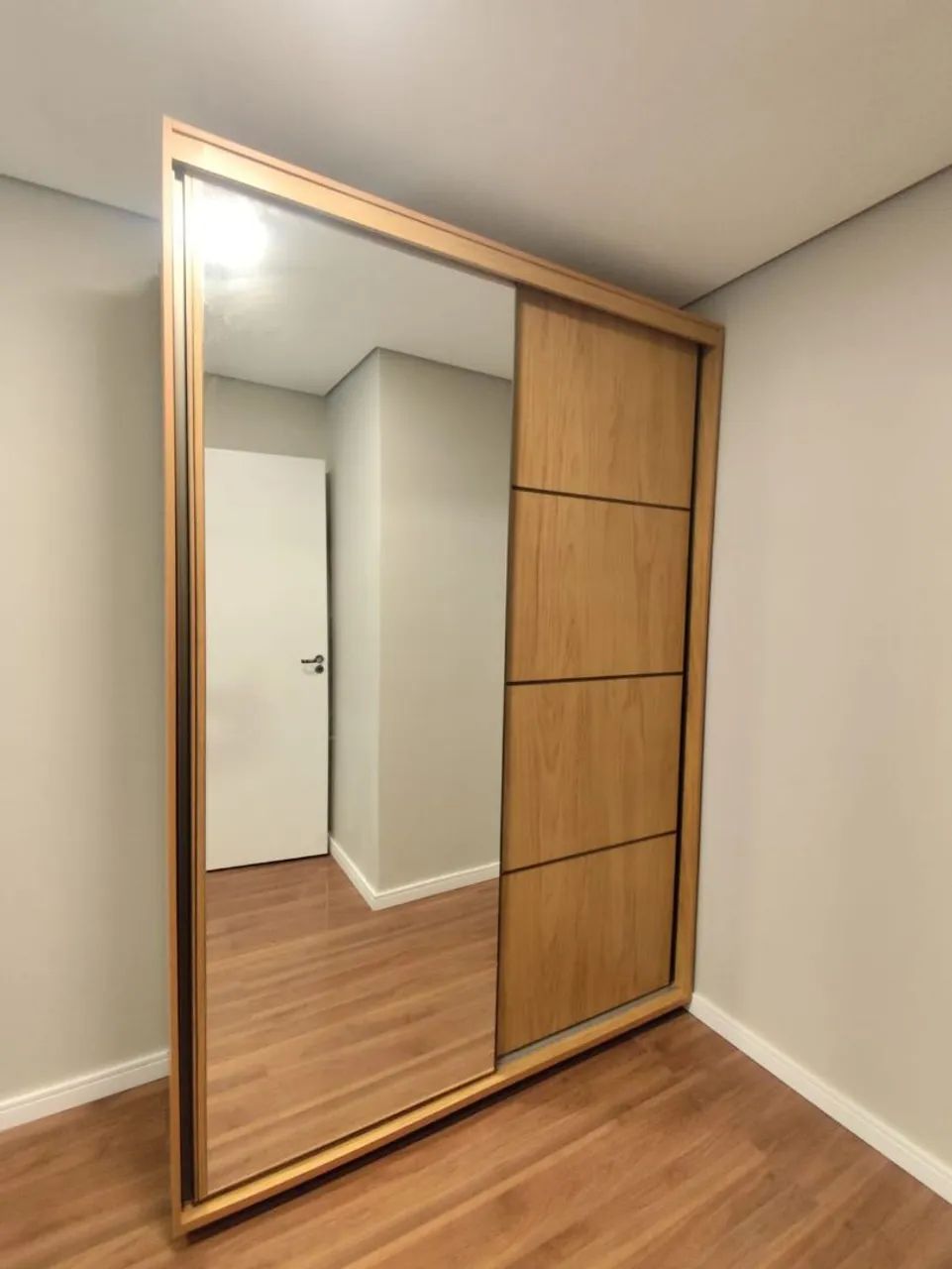 Guarda roupa Usado todo MDF  - Foto 3