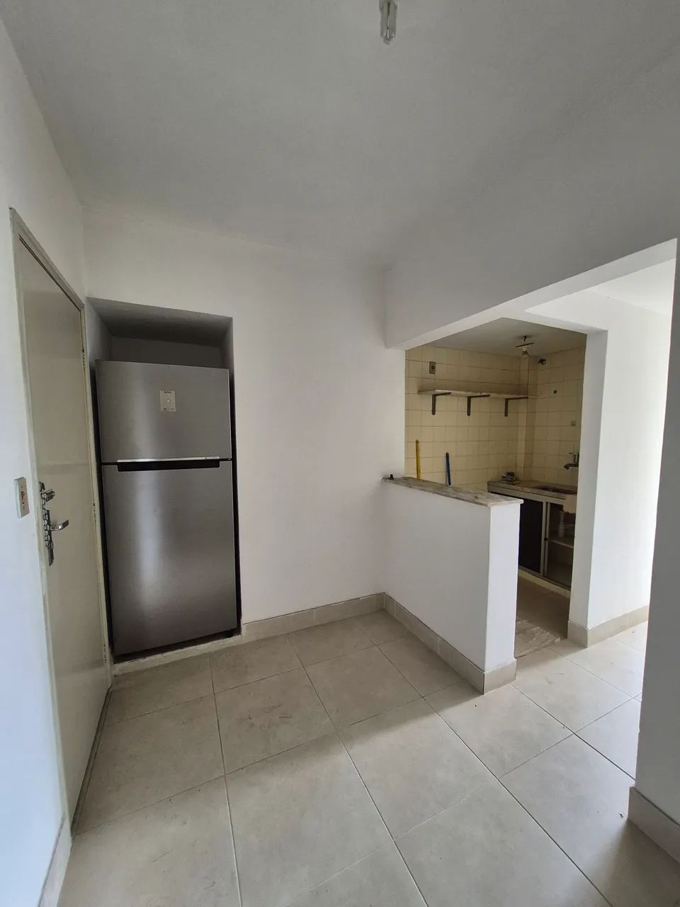 Apartamento 1 quarto para locação quadra do mar