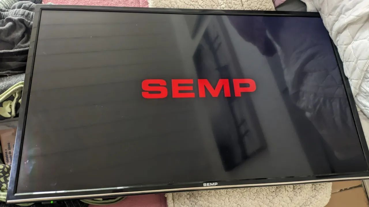 TV 32 polegadas não é smart , mais tá nova pouco menos de 1 ano , não tem controle  - Foto 3