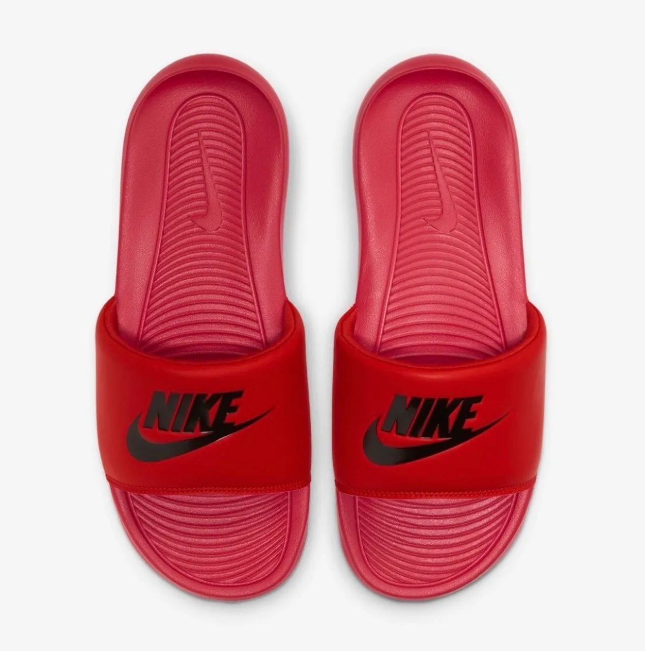 Dois chilenos Nike slide originais com a caixa original 