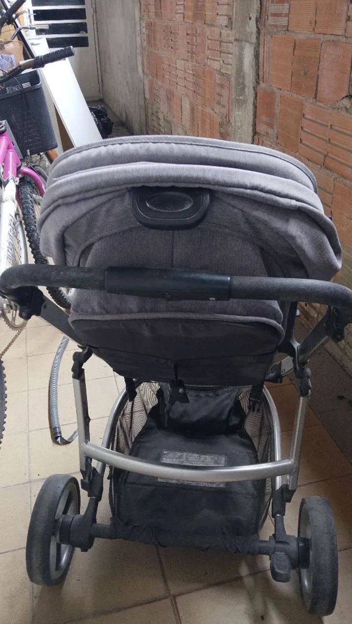 Carrinho de bebê e bebê conforto - Foto 3