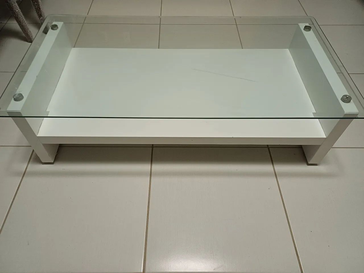 Mesa de Centro em Laca branca. 
