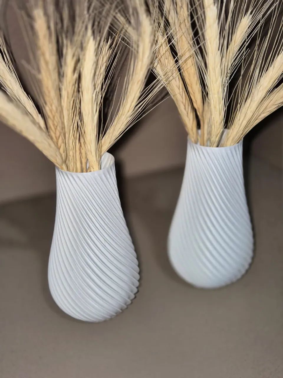2 vasos pequenos em plástico ABS brancos novos - Foto 4