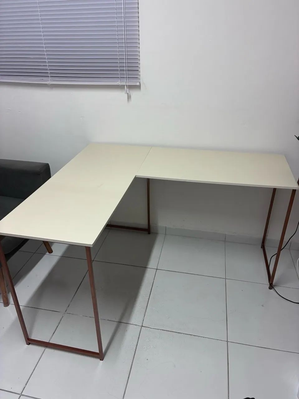 Mesa de escritório em L - Foto 2
