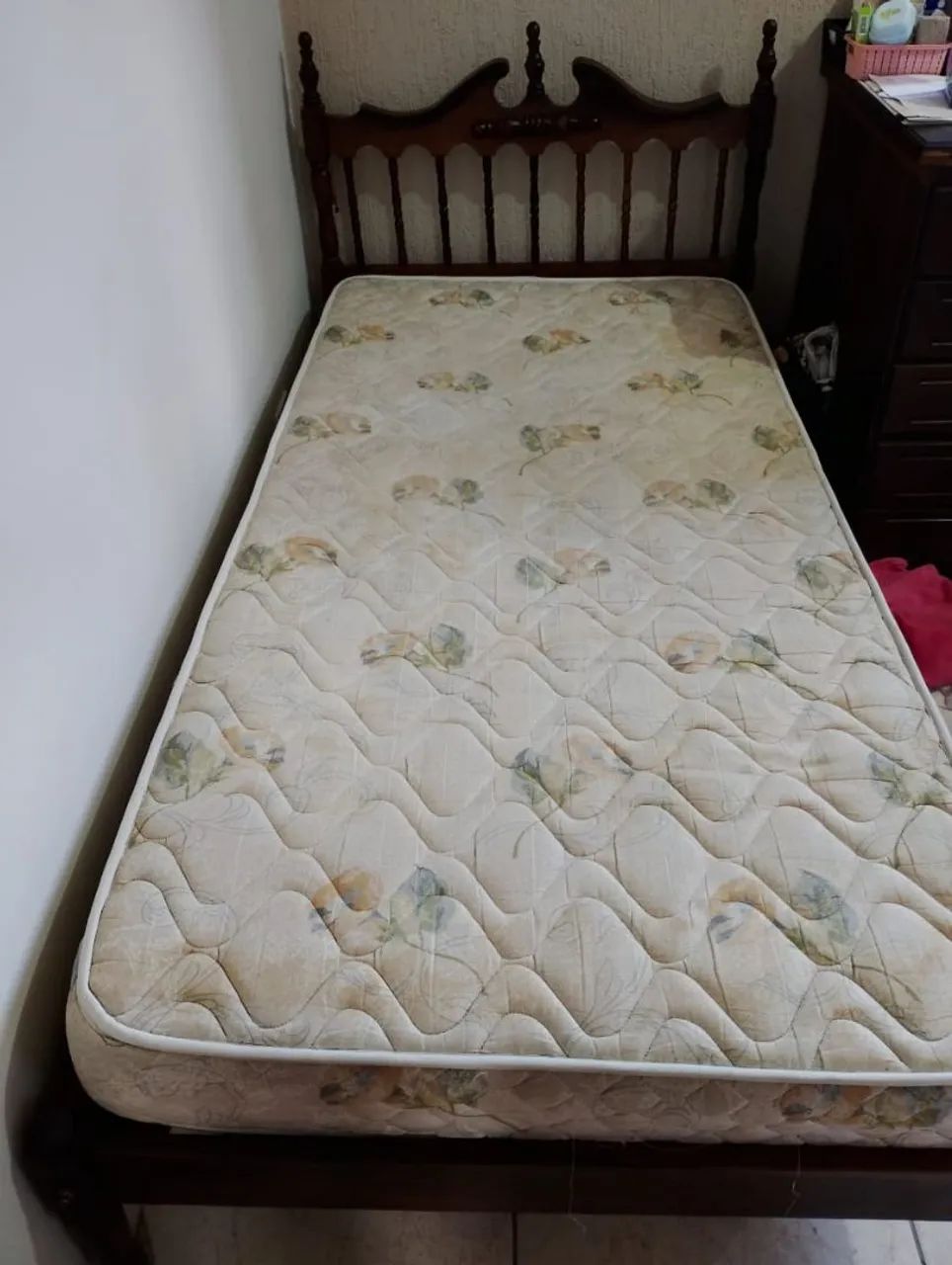 Cama de imbuia maciça 