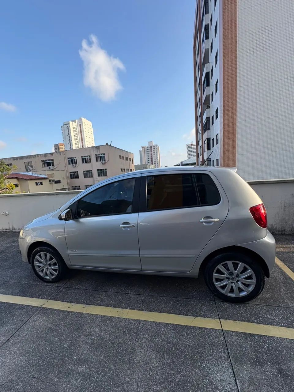 Volkswagen Fox Fox 1.0 Mi Total Flex 8V 5p 2012