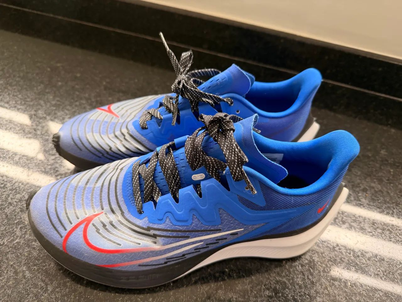 Tênis  Nike Zoom Gravity 2.0 - Foto 3