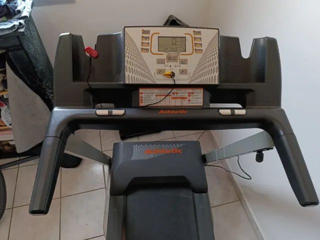 Esteira  Athletic Advanced ate 130kg