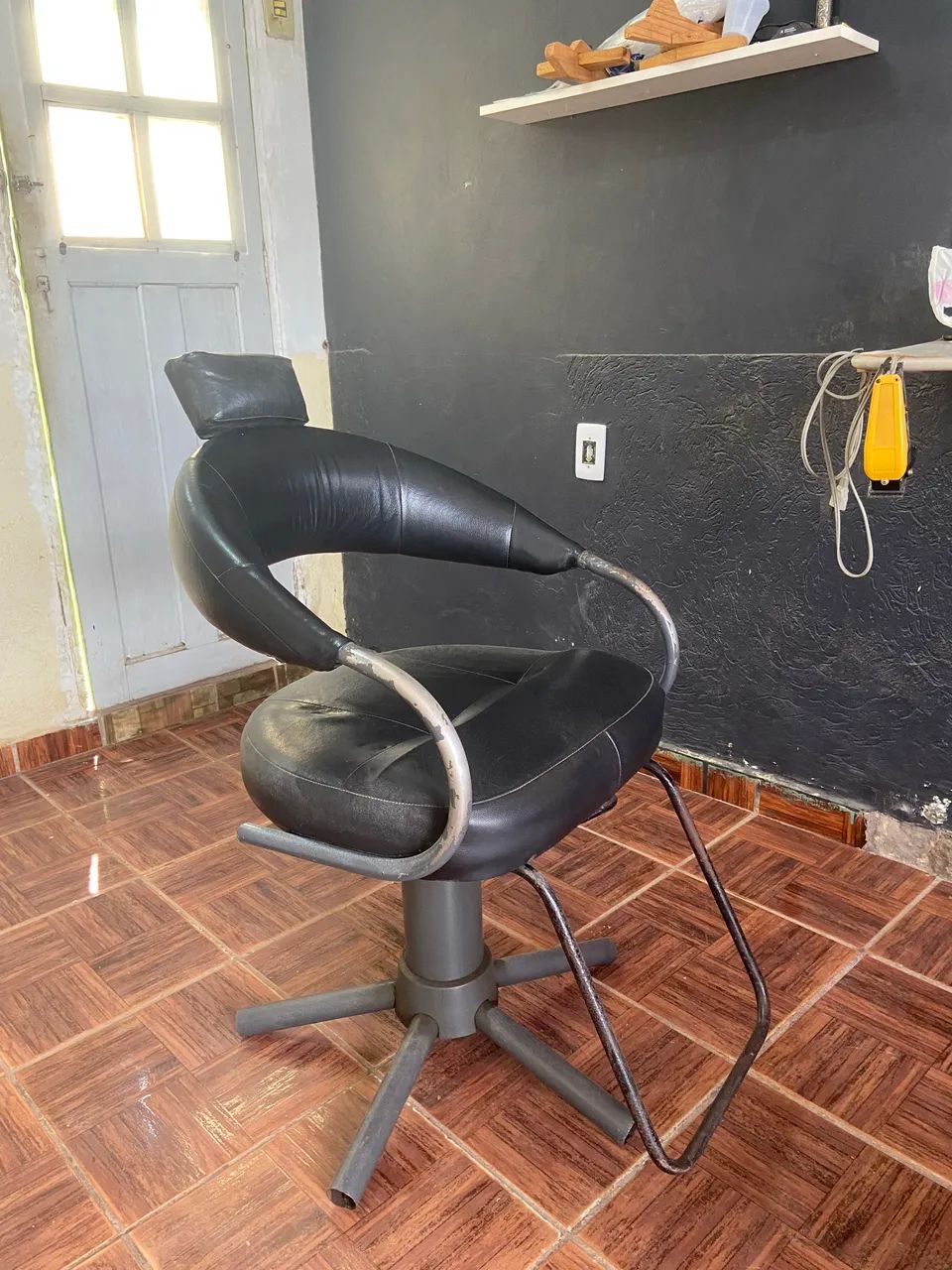 Cadeira de barbeiro  - Foto 4