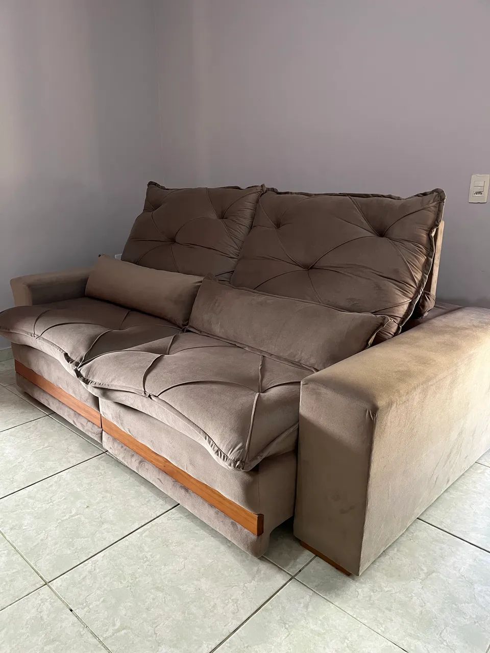 Sofá retrate semi novo 