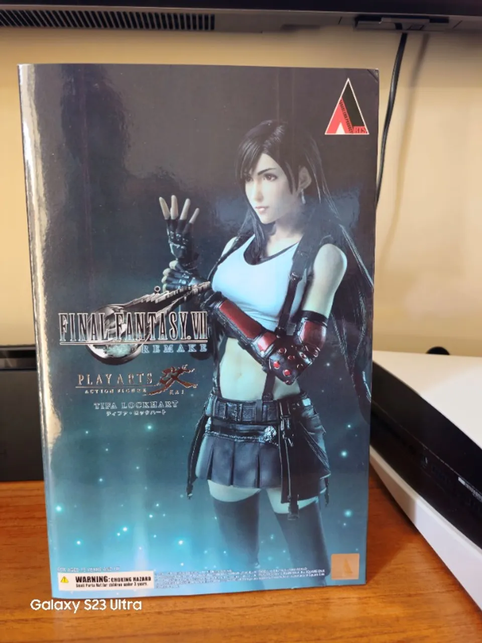 Aerith Gainsborough Final Fantasy VII Remake Play Arts Kai
