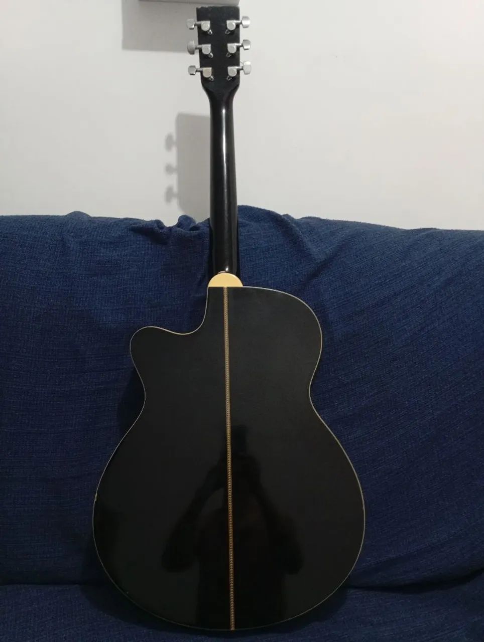 Vendo violão elétrico tagima conservado com poucas marcas de uso - Foto 2