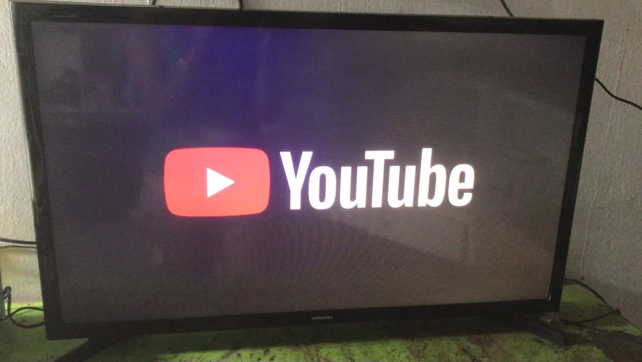 Vendo uma Tv Samsung smart 32polegadas - Foto 2