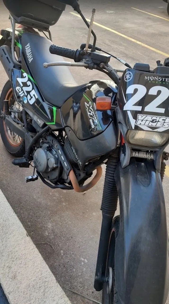 Moto Yamaha XT 225