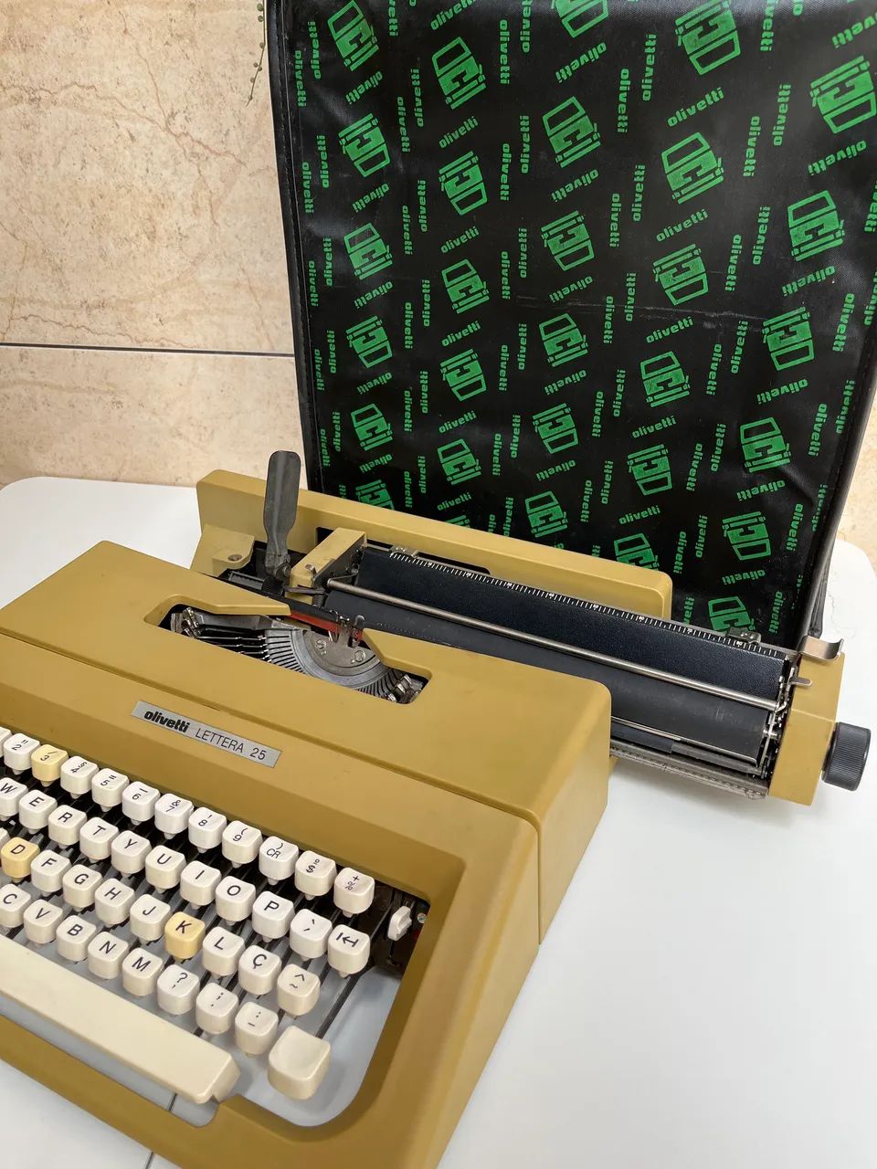 Máquina de escrever - Olivetti  - Foto 4