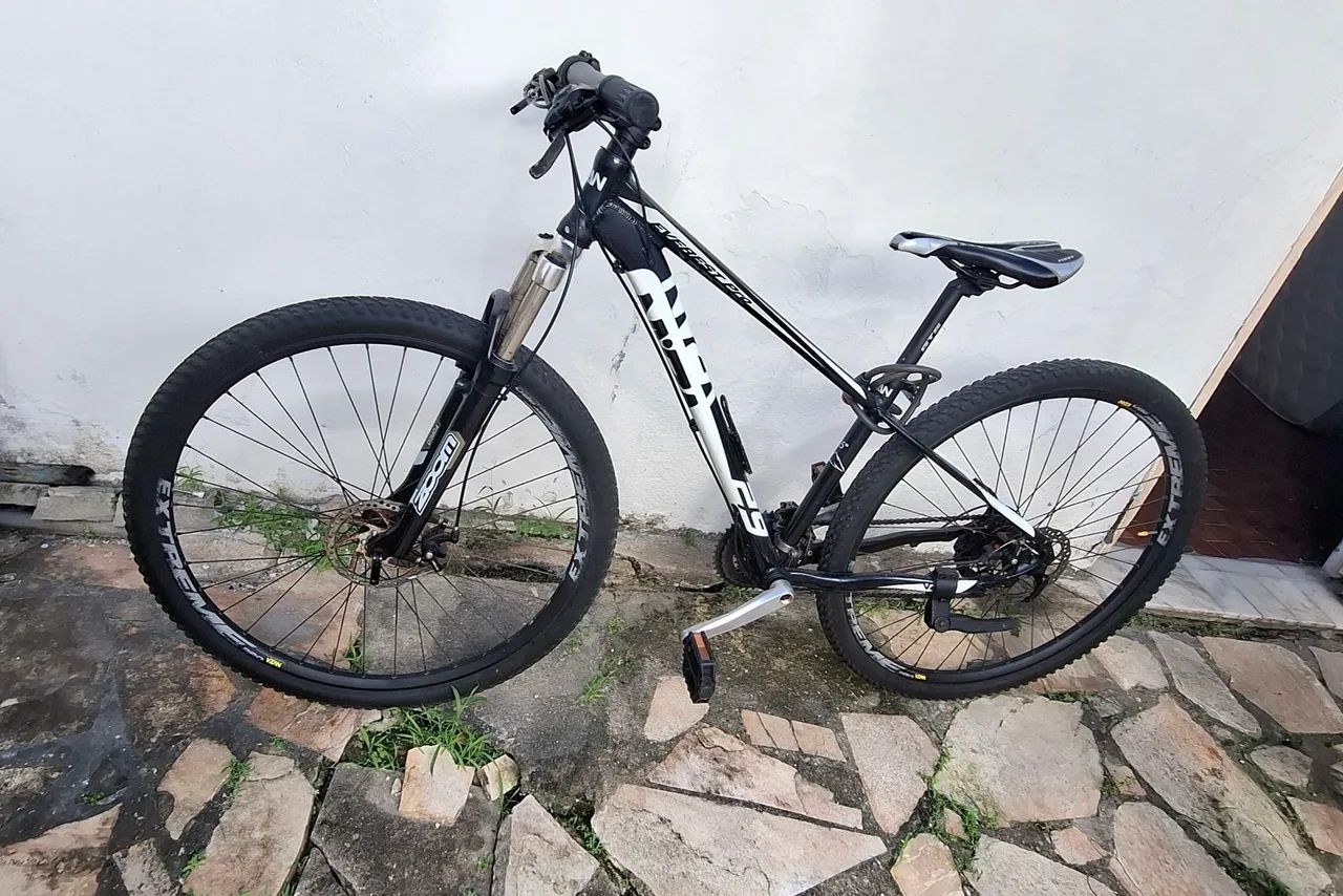 Bicicleta aro 29.  PROFISSIONAL pra vender no precinho  - Foto 2