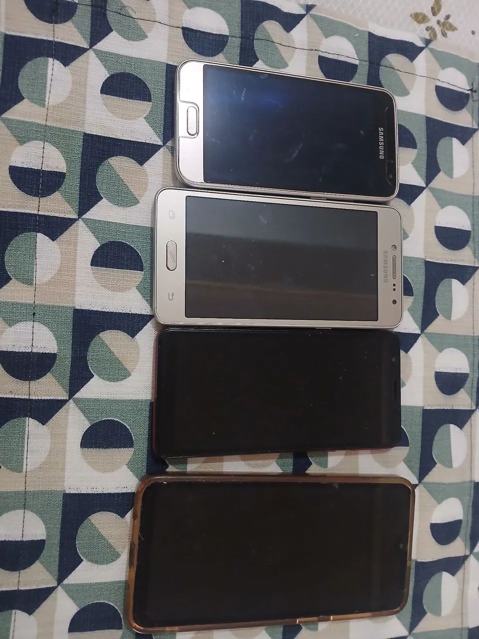 4 celulares funcionando bem - Foto 3