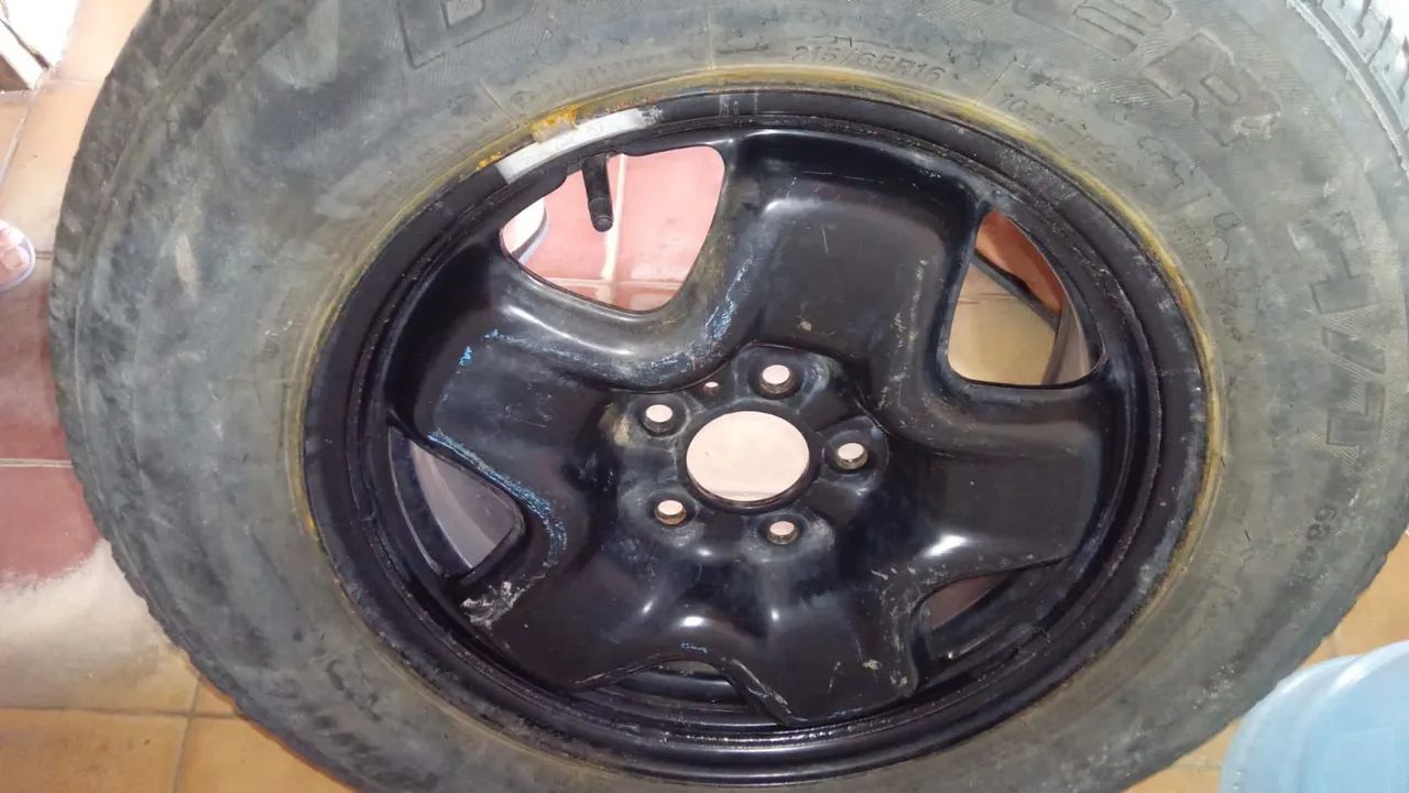 Aro 16 MOPAR c/ pneu