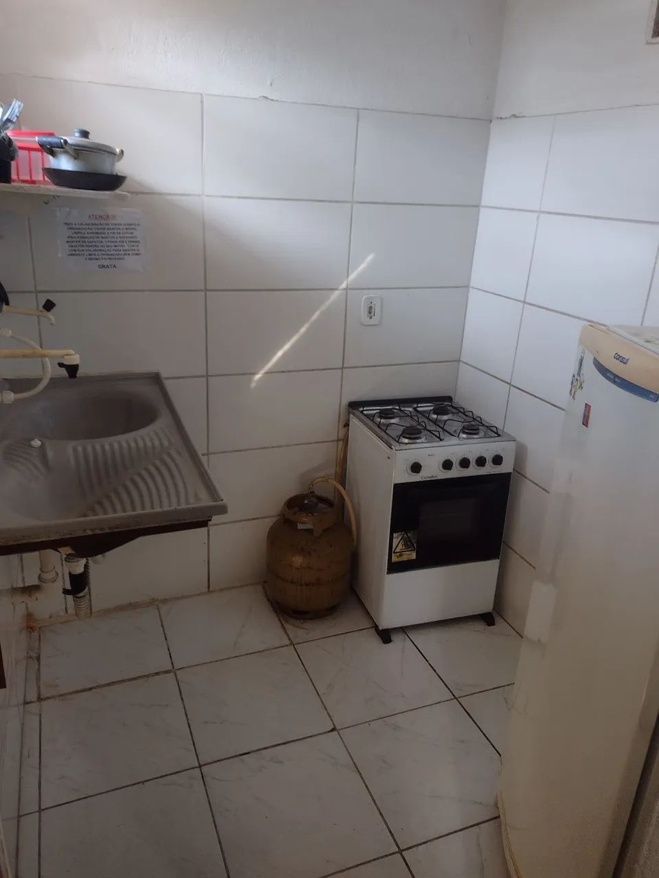 Aluga-se Kitnet Mobiliada - Foto 4