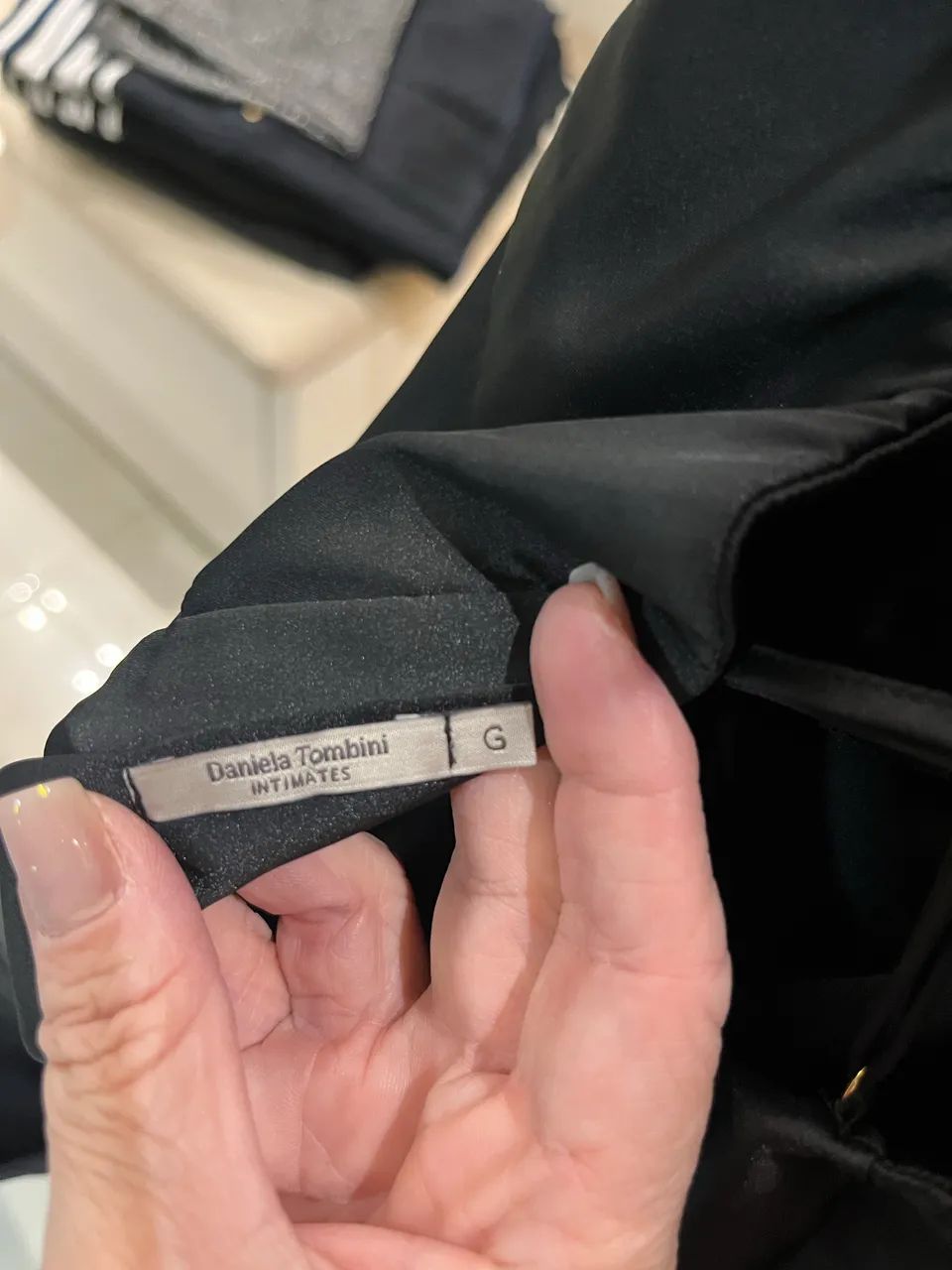 Camisola de seda preta - Foto 2