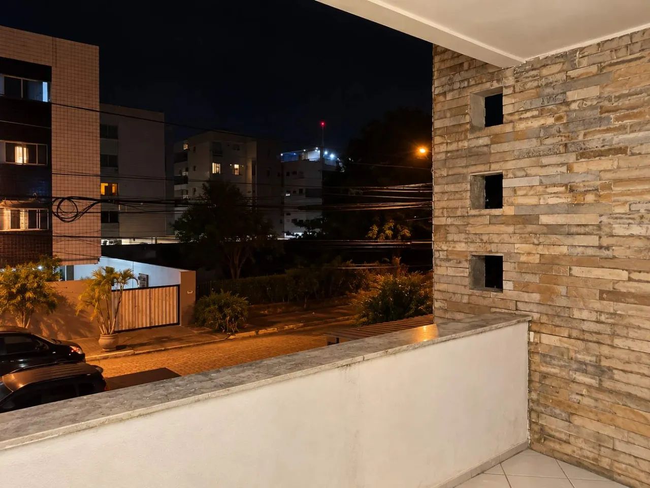 Sobrado Geminado com 3 Suítes e Varanda em Intermares - Foto 3
