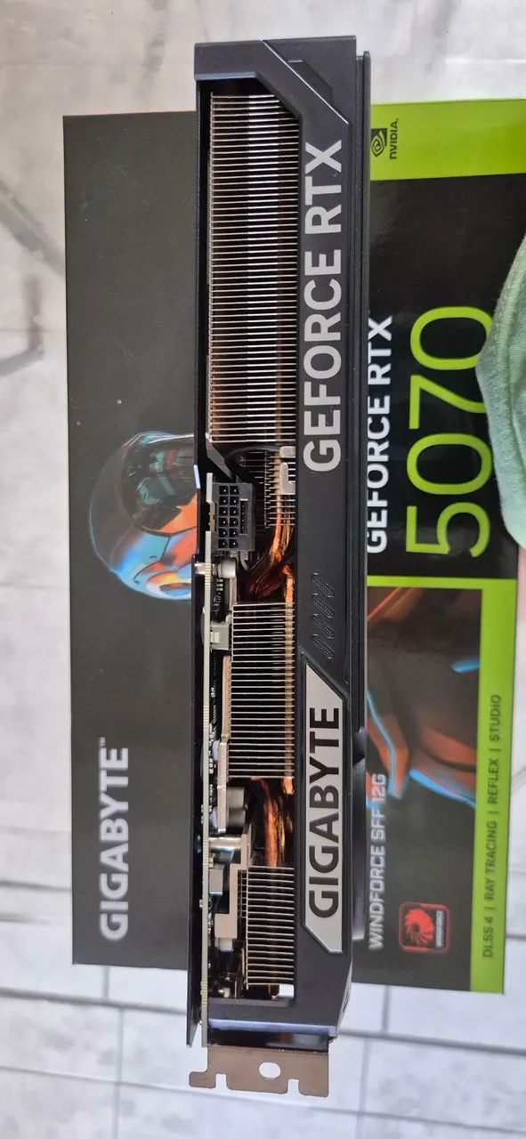 Placa video RTX 5070  - Foto 5