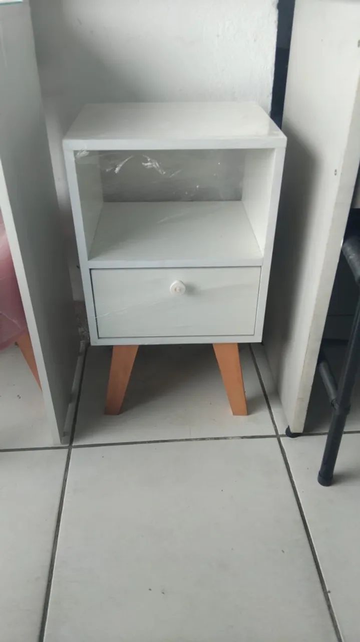 CRIADO MUDO 