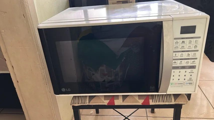 Microondas 30 L - Usado