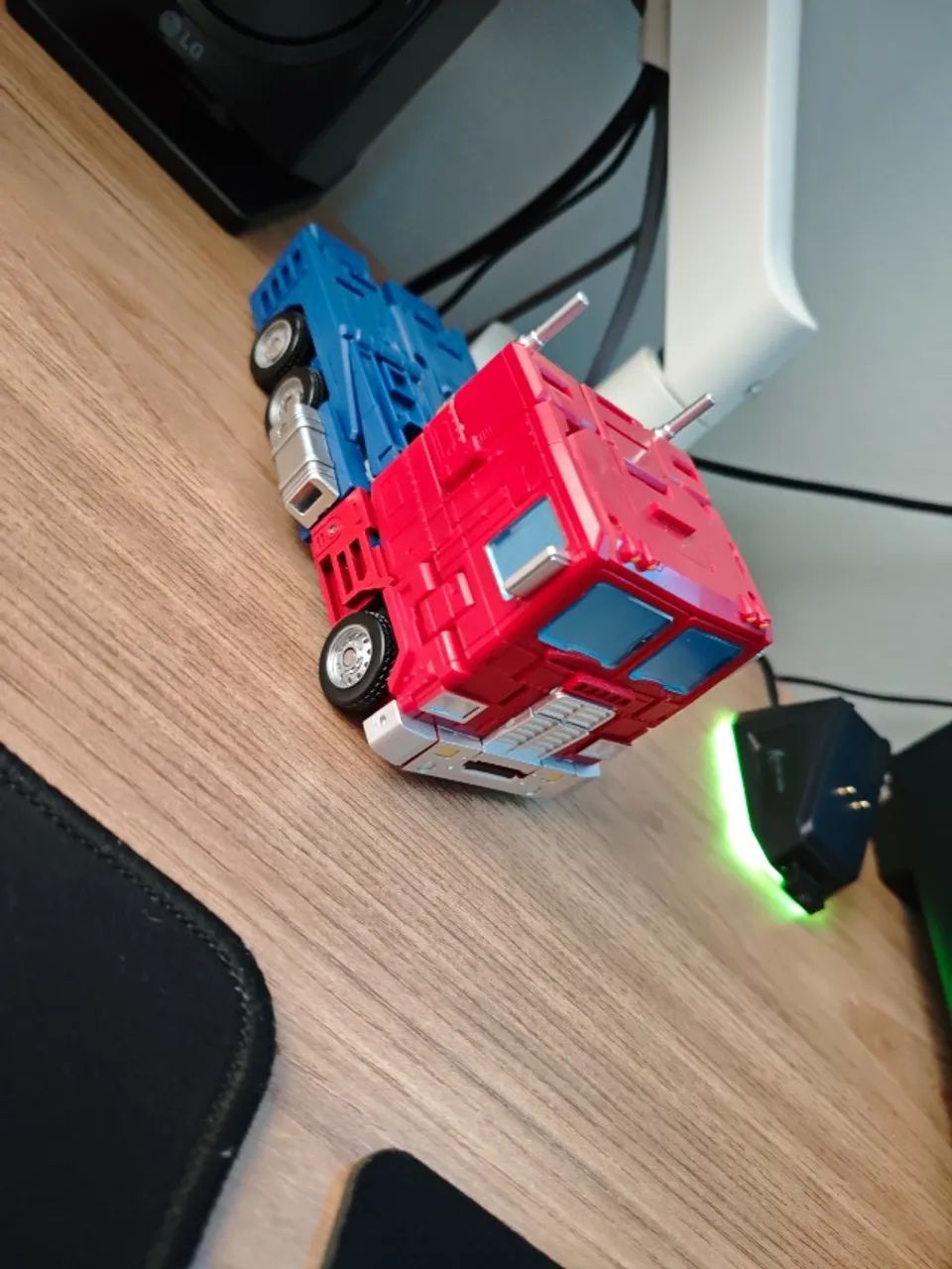 TRANSFORMERS LIDER OPTIMUS PRIME BOOTLEG - Foto 5