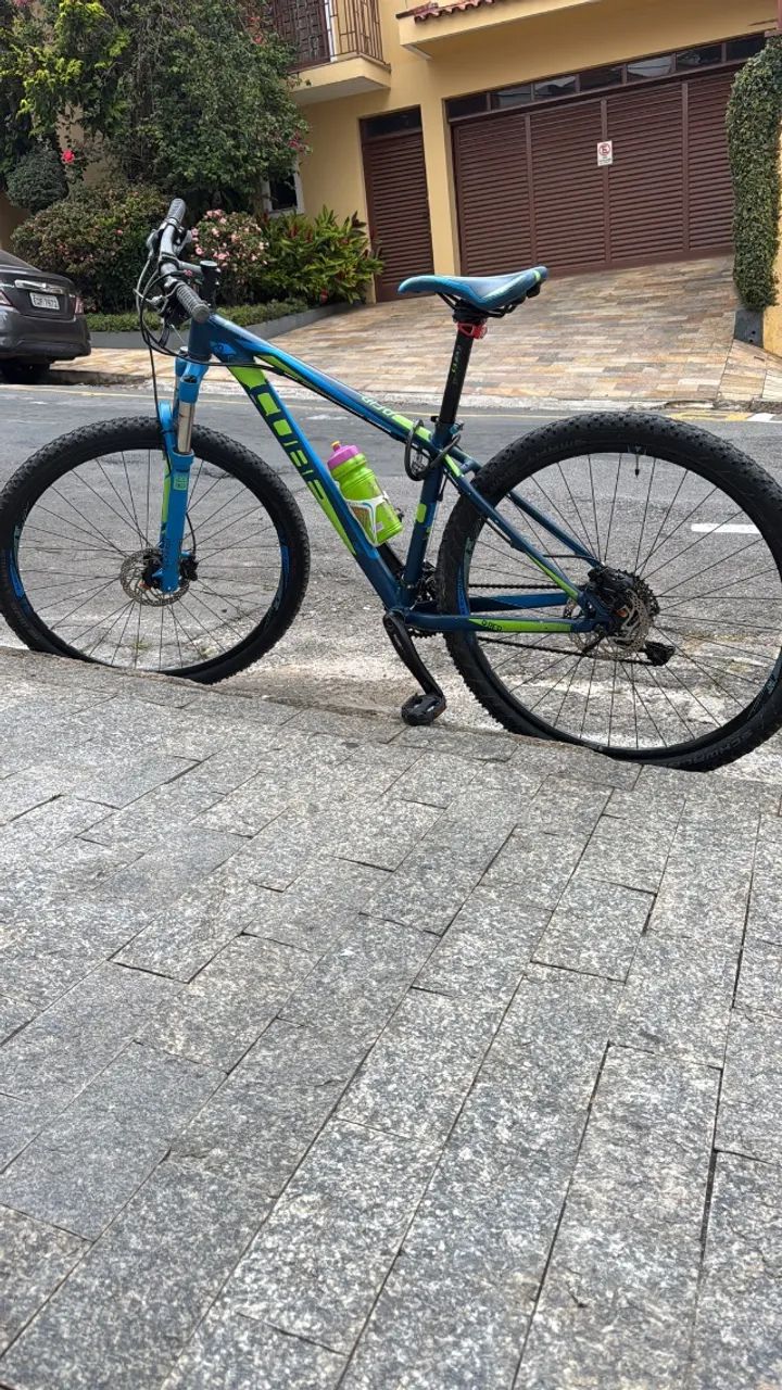 Bicicleta cube 