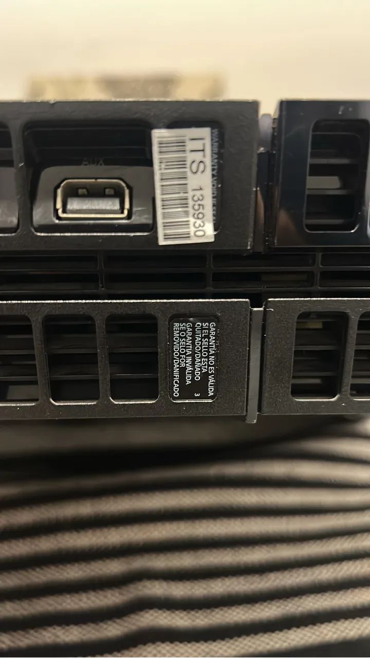 PS4 (Modelo CUH1115A) + 3 controles + Caixa Original  - Foto 4