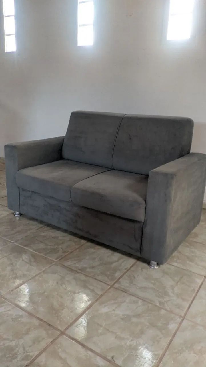 sofá de dois lugares 