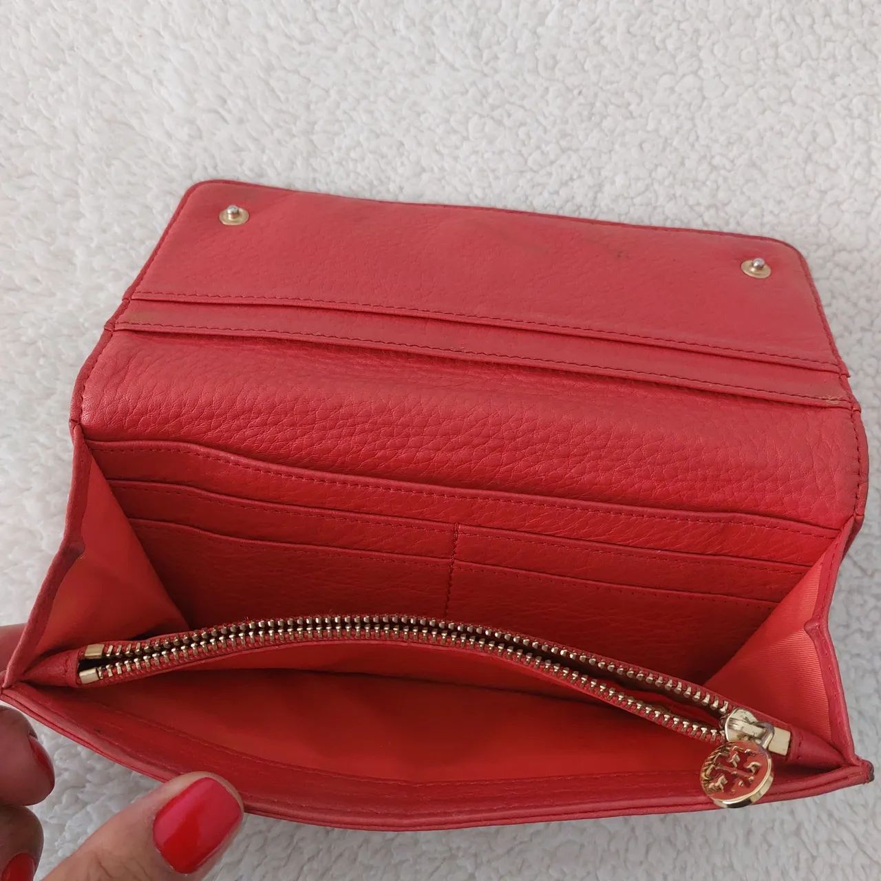 carteira tory burch vermelha - Foto 4