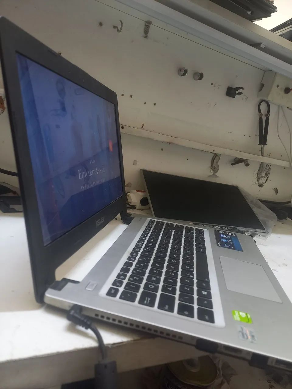 Notebook ASUS SonicMaster i7 3537 8GB  - Foto 2