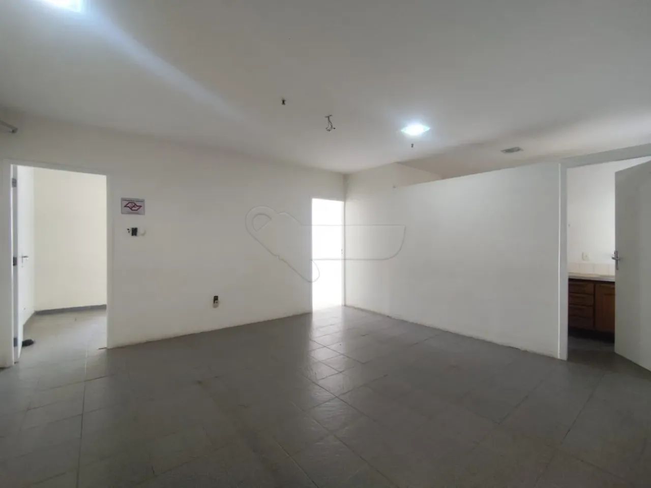 Sala comercial com 108m² de área útil no Edifício Santa Cruz - Limeira/sp