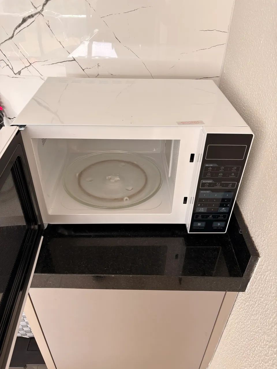Microondas midea 37 litros - Foto 2