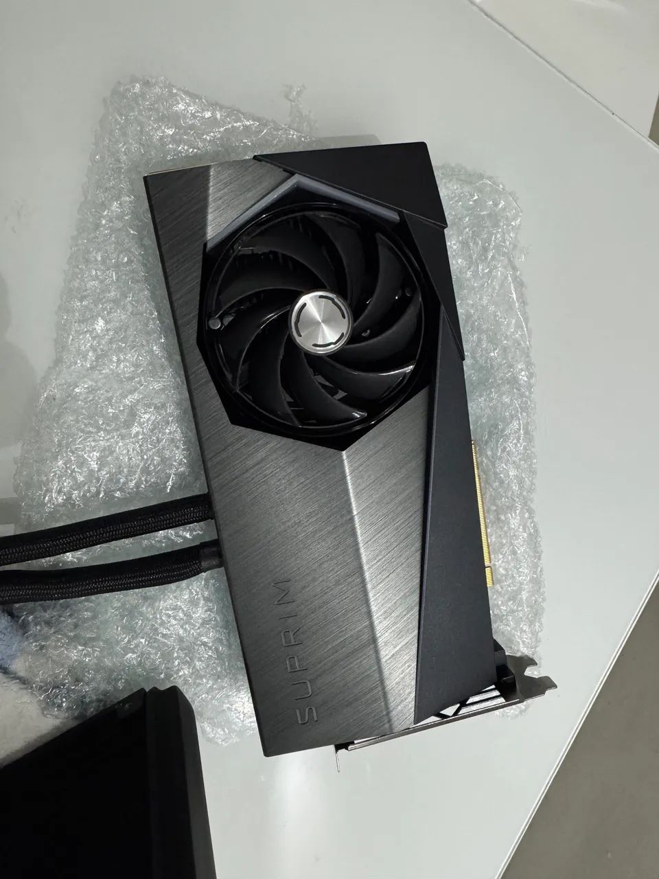 Rtx 4090 msi suprim liquid - Foto 3