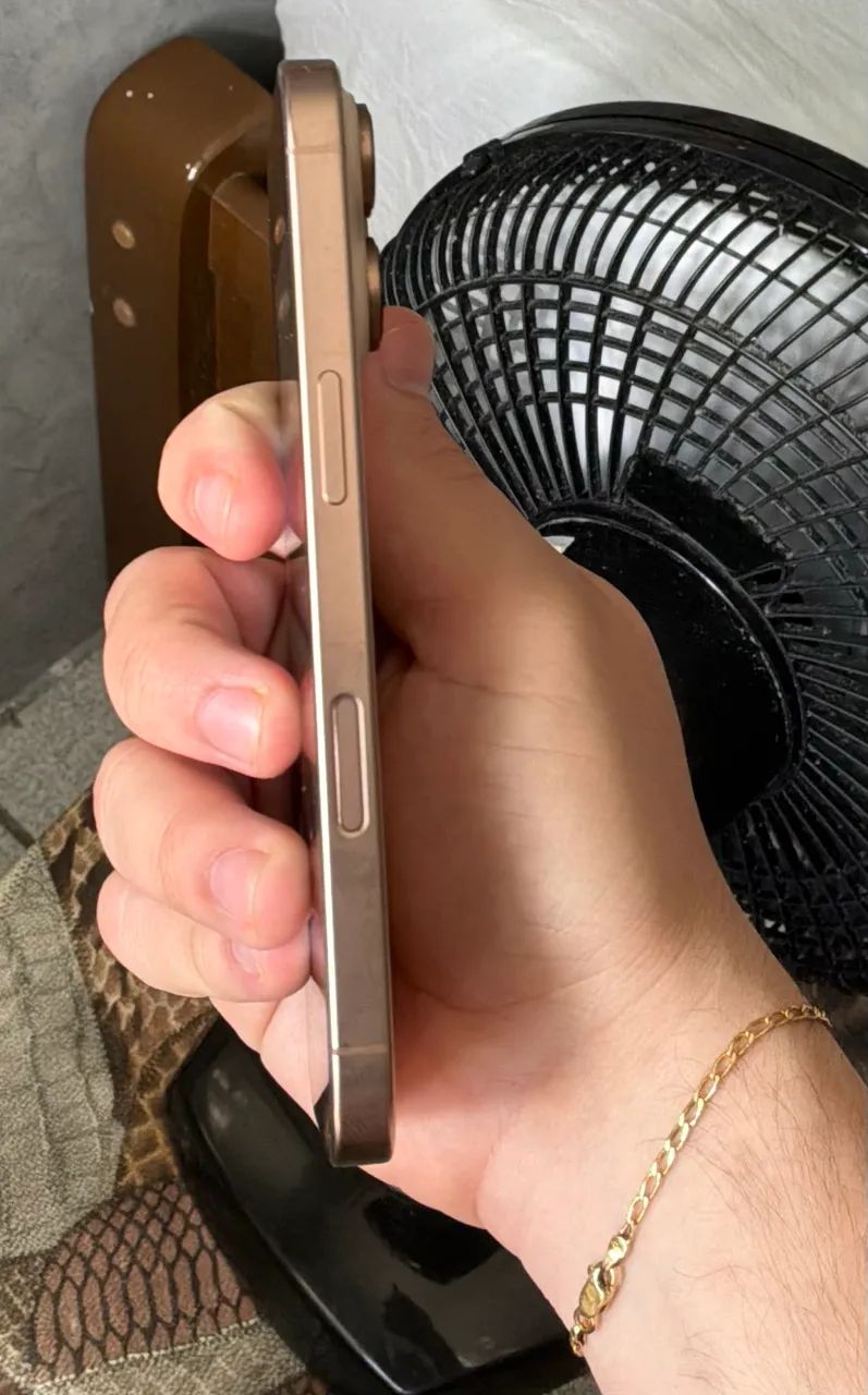 IPHONE 16 PRO Desert Tintanium