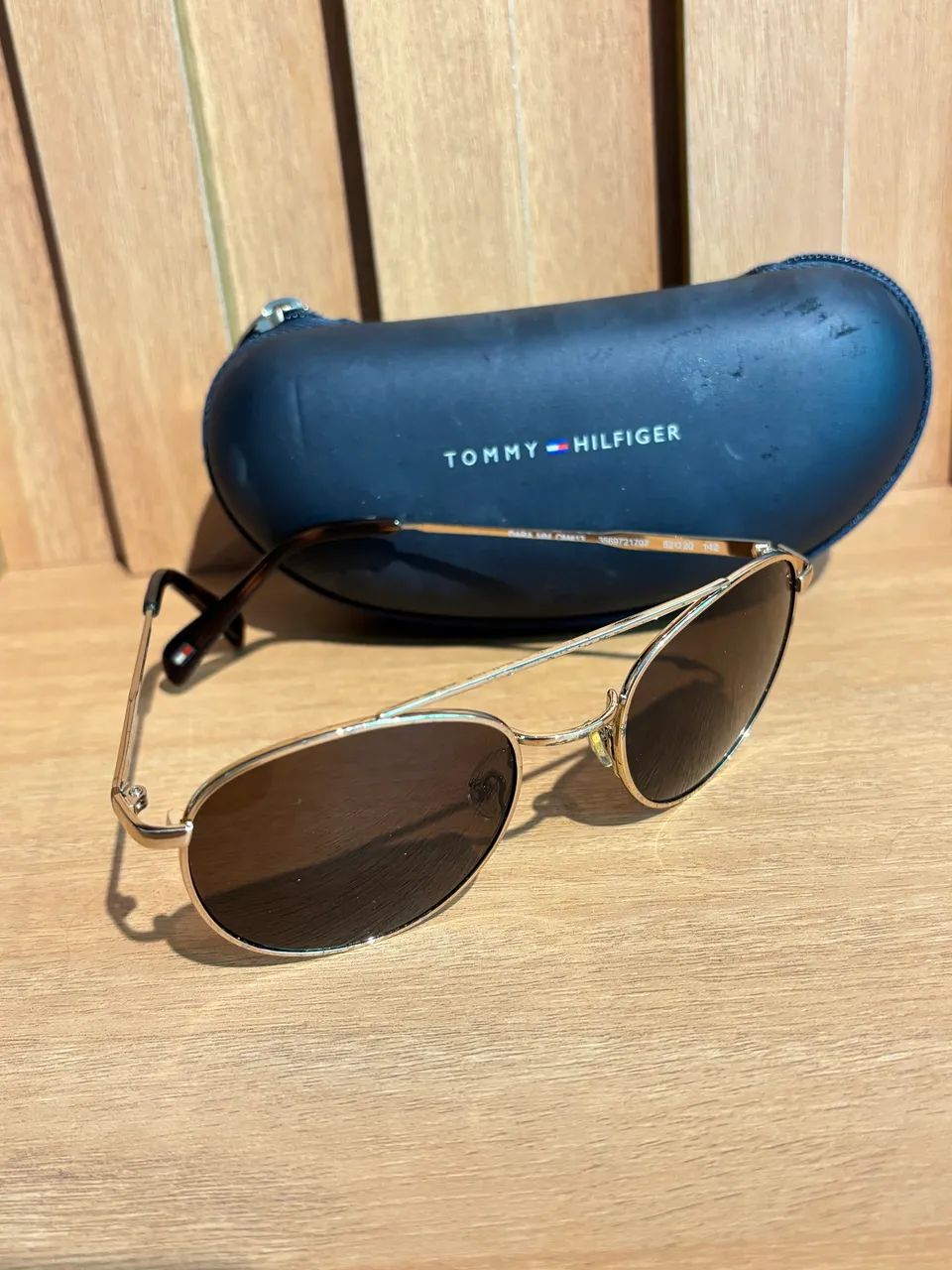 Óculos original Tommy Hilfiger, acompanha estojo original  - Foto 2