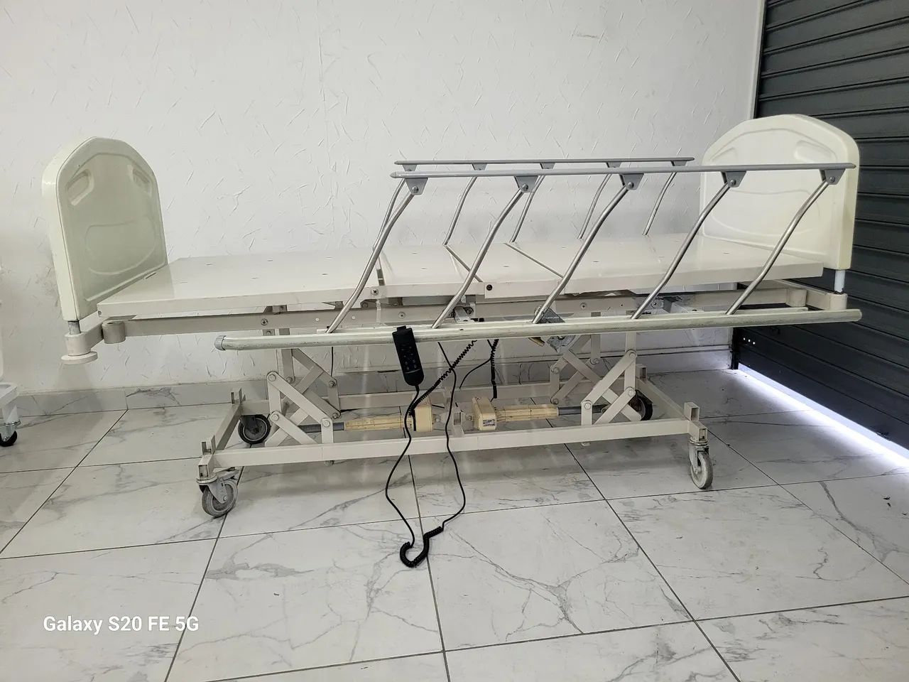 Cama Hospitalar elétrica com elevação  - Foto 3