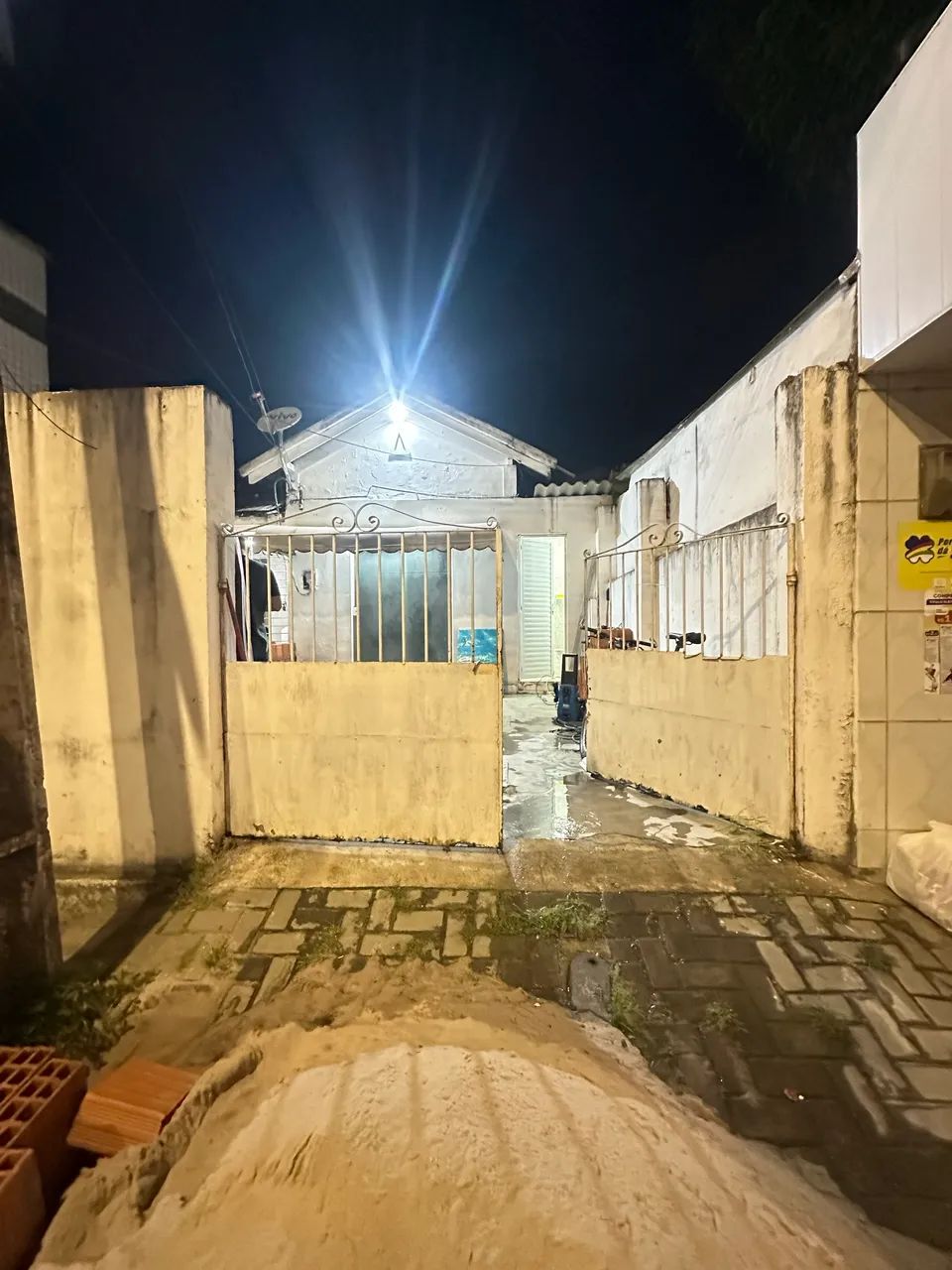 Grade branca64962173659266120